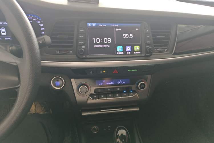 Used Hyundai Mistra 2017 1.8L Automatic Smart GLS China V Standard Audio And AC Panel