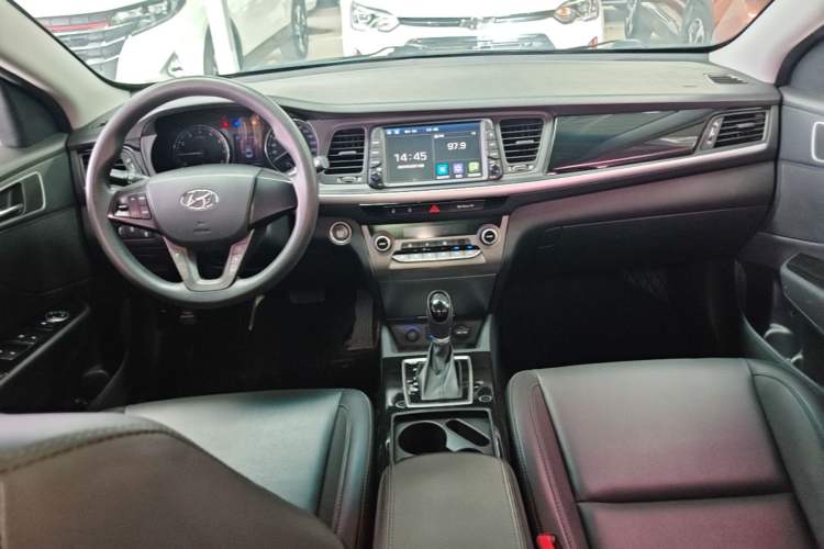 Used Hyundai Mistra 2017 1.8L Automatic Smart GLS China V Standard Center Console