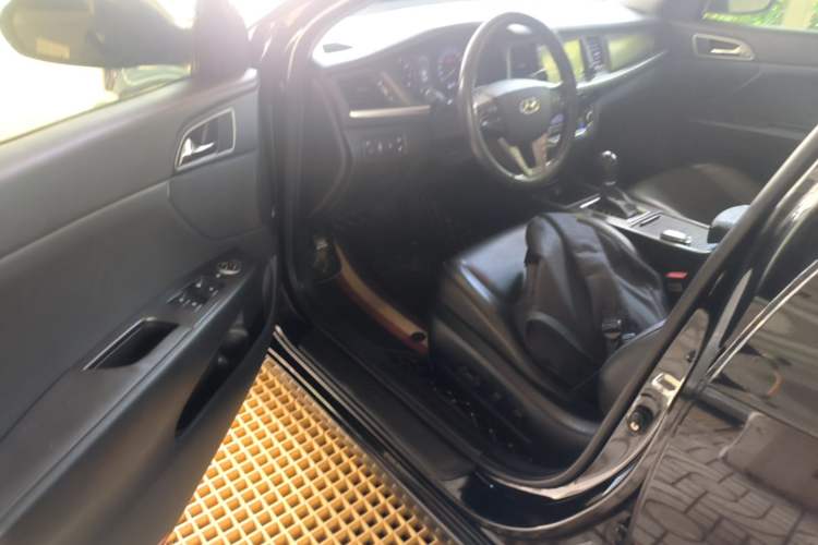 Used Hyundai Mistra 2017 1.8L Automatic Deluxe DLX Model China V Emission Standard Driver Seat