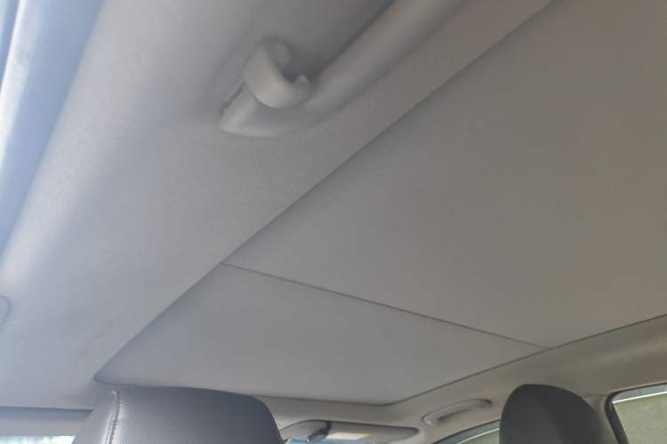 Used Hyundai Mistra 2017 1.8L Automatic Deluxe DLX Model China V Emission Standard Headliner
