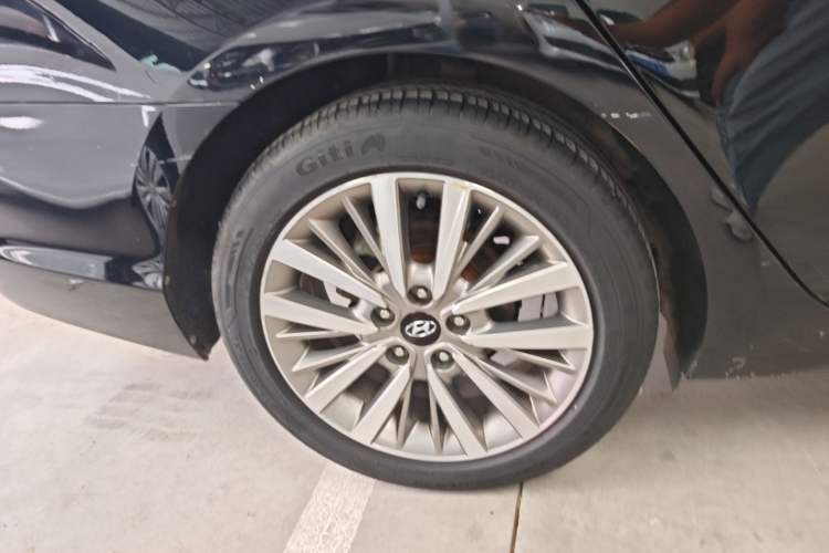 Used Hyundai Mistra 2017 1.8L Automatic Smart GLS China V Standard Right Rear Wheel Hub
