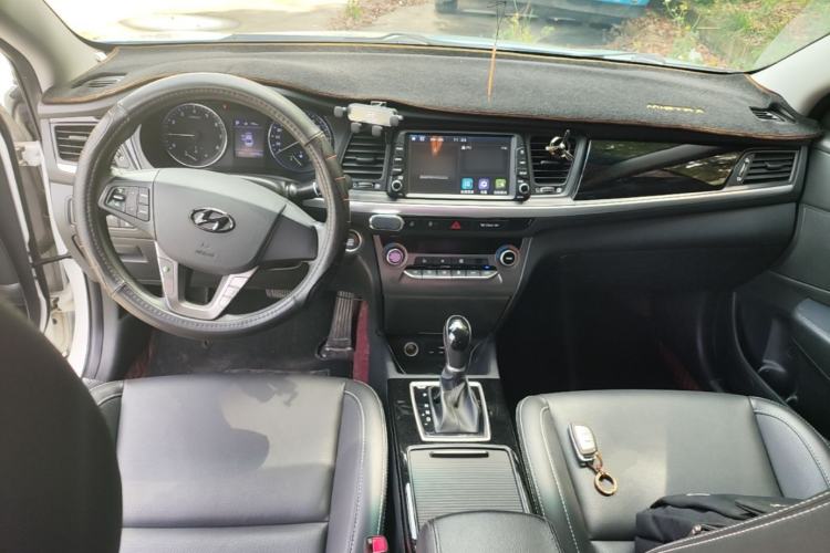 Used Hyundai Mistra 2017 1.6T Automatic Smart GLS China V Standard Center Console