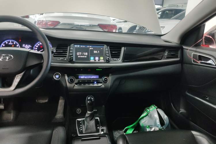 Used Hyundai Mistra 2017 1.8L Automatic Smart GLS China V Standard Audio And AC Panel