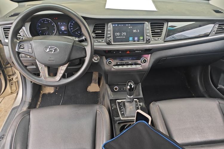 Used Hyundai Mistra 2017 1.8L Automatic Smart GLS China V Standard Center Console