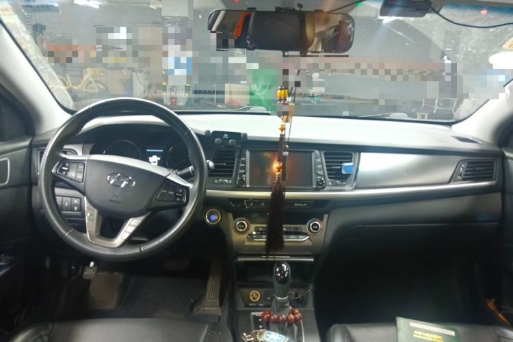 Used Hyundai Mistra 2017 1.8L Automatic Deluxe DLX Model China V Emission Standard Center Console