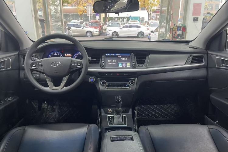 Used Hyundai Mistra 2017 1.8L Automatic Deluxe DLX Model China V Emission Standard Interior 1