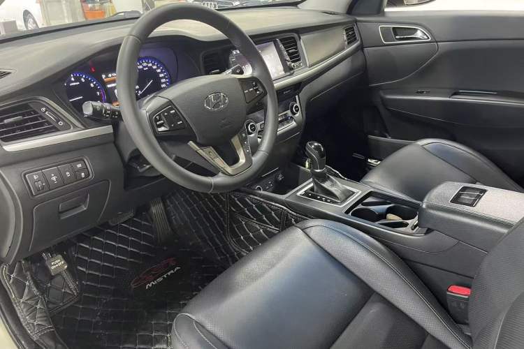Used Hyundai Mistra 2017 1.8L Automatic Deluxe DLX Model China V Emission Standard Interior 2