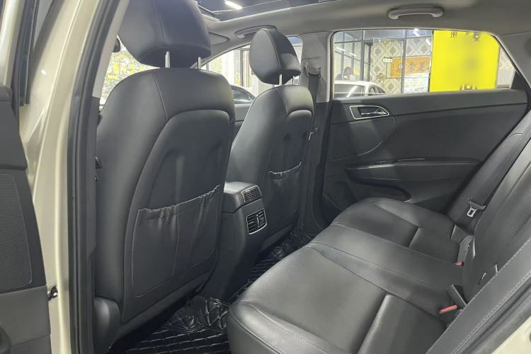Used Hyundai Mistra 2017 1.8L Automatic Deluxe DLX Model China V Emission Standard Interior 3