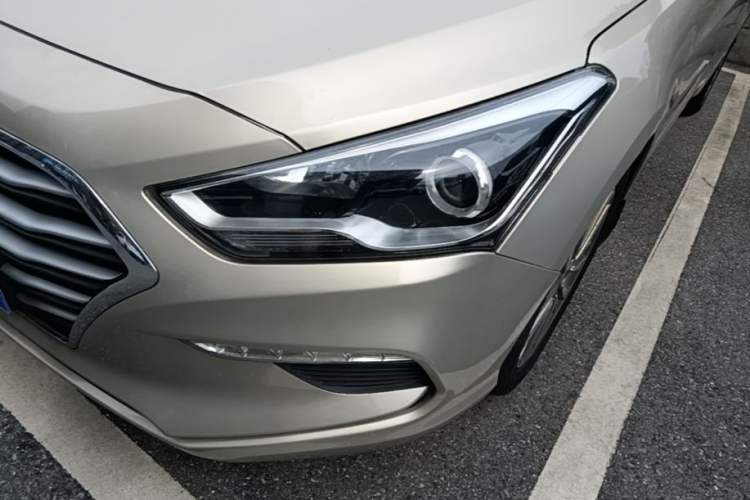 Used Hyundai Mistra 2017 1.8L Automatic Deluxe DLX Model China V Emission Standard Left Front Headlight