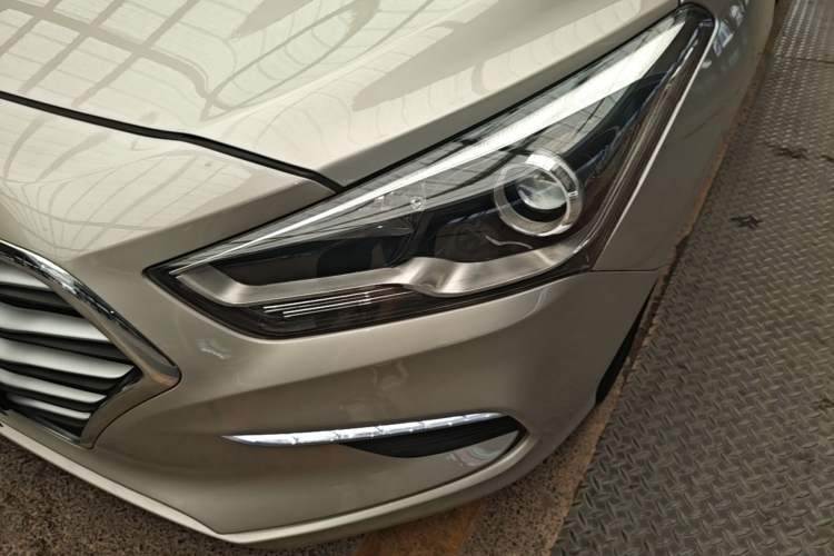 Used Hyundai Mistra 2017 1.8L Automatic Deluxe DLX Model China V Emission Standard Left Front Headlight