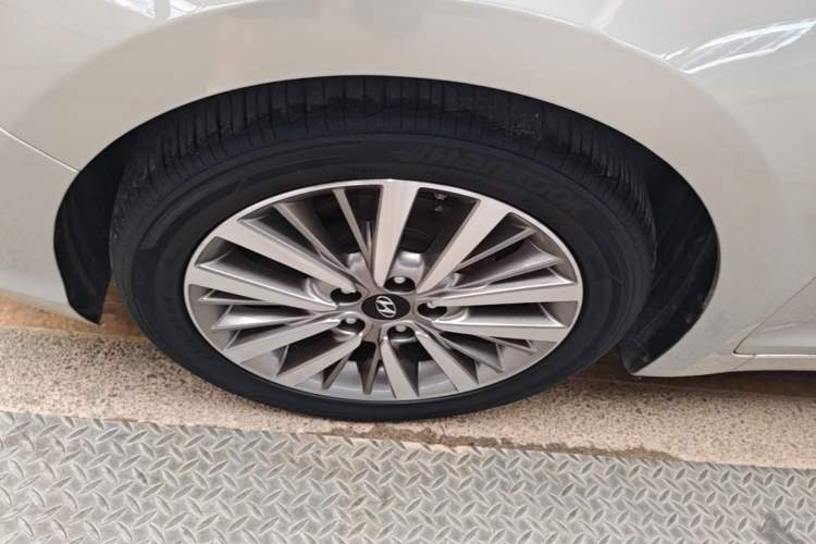 Used Hyundai Mistra 2017 1.8L Automatic Deluxe DLX Model China V Emission Standard Left Front Wheel Hub