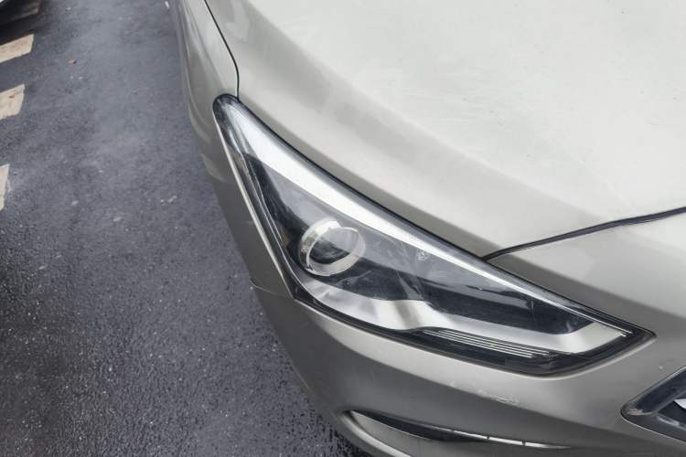 Used Hyundai Mistra 2017 1.8L Automatic Deluxe DLX Model China V Emission Standard Right Front Headlight