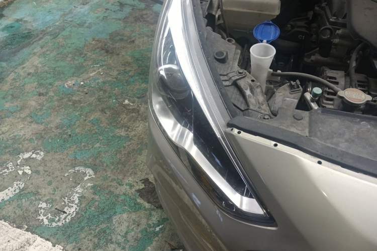 Used Hyundai Mistra 2017 1.8L Automatic Deluxe DLX Model China V Emission Standard Right Front Headlight