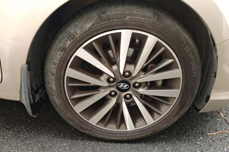 Used Hyundai Mistra 2017 1.6T Automatic Smart GLS China V Standard Right Front Wheel Hub