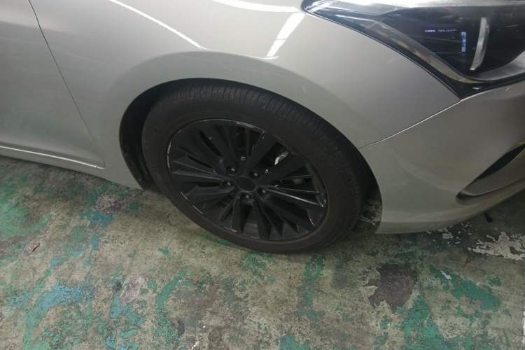 Used Hyundai Mistra 2017 1.8L Automatic Deluxe DLX Model China V Emission Standard Right Front Wheel Hub