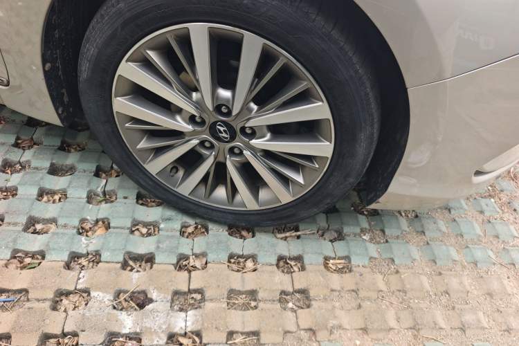 Used Hyundai Mistra 2017 1.8L Automatic Smart GLS China V Standard Right Front Wheel Hub