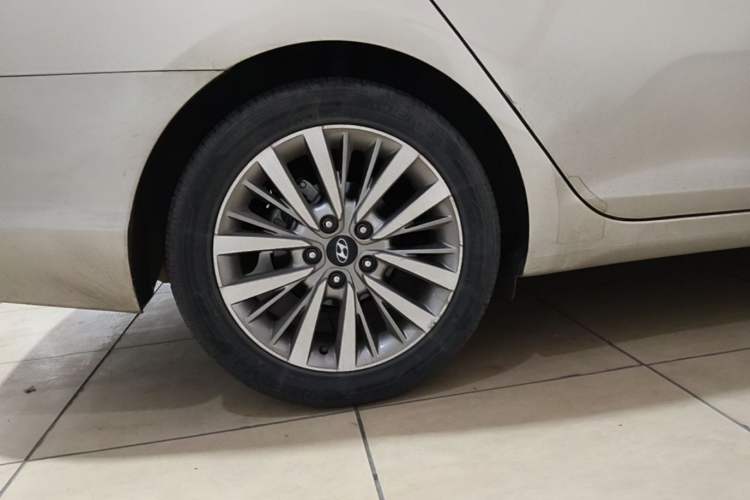 Used Hyundai Mistra 2017 1.8L Automatic Smart GLS China V Standard Right Rear Wheel Hub