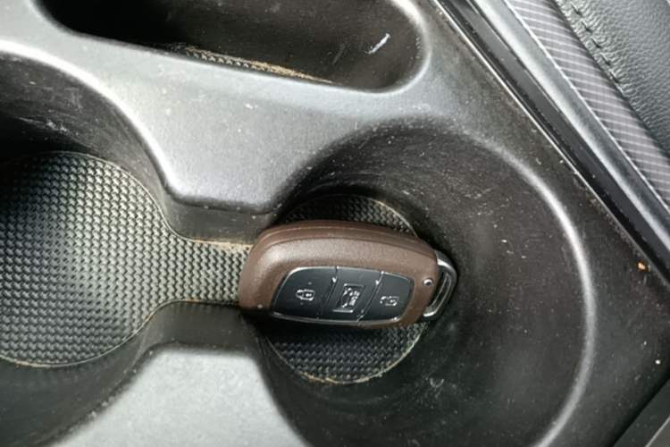 Used Hyundai Mistra 2017 1.8L Automatic Deluxe DLX Model China V Emission Standard Vehicle Key