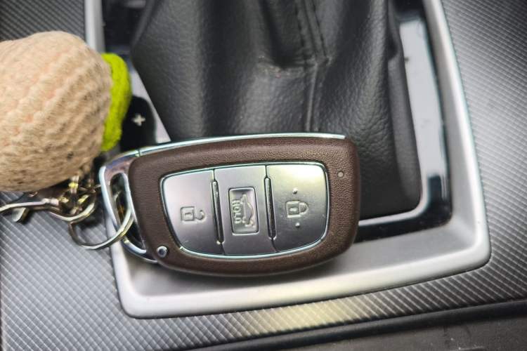 Used Hyundai Mistra 2017 1.8L Automatic Deluxe DLX Model China V Emission Standard Vehicle Key