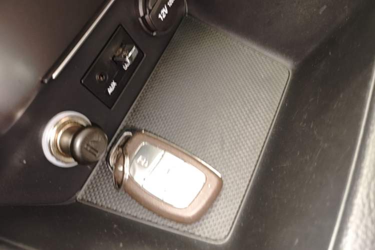 Used Hyundai Mistra 2017 1.8L Automatic Deluxe DLX Model China V Emission Standard Vehicle Key