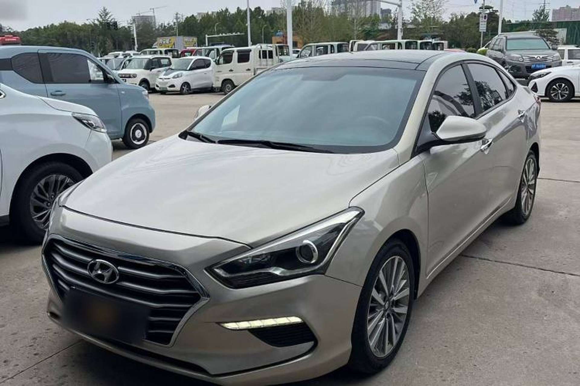 Used Hyundai Mistra 2017 1.8L Automatic Deluxe DLX Model China V Emission Standard Front Left 45 Deg