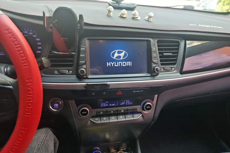 Used Hyundai Mistra 2017 1.8L Automatic Smart GLS China V Standard Audio And AC Panel