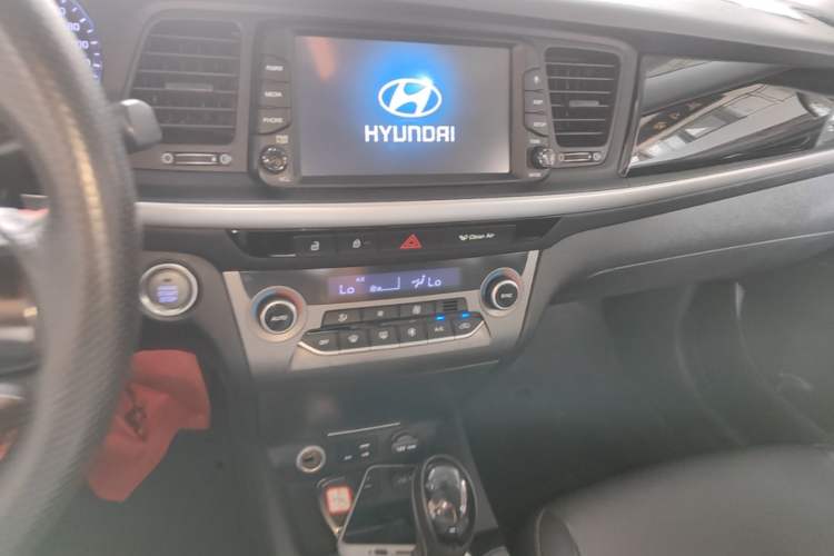 Used Hyundai Mistra 2017 1.8L Automatic Smart GLS China V Standard Audio And AC Panel