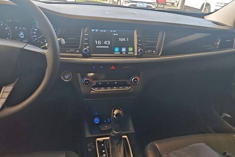 Used Hyundai Mistra 2017 1.8L Automatic Smart GLS China V Standard Audio And AC Panel