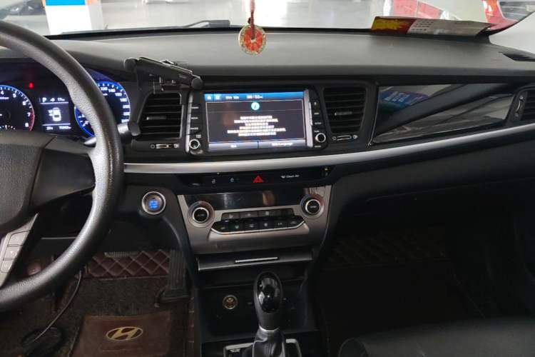 Used Hyundai Mistra 2017 1.8L Automatic Smart GLS China V Standard Audio And AC Panel