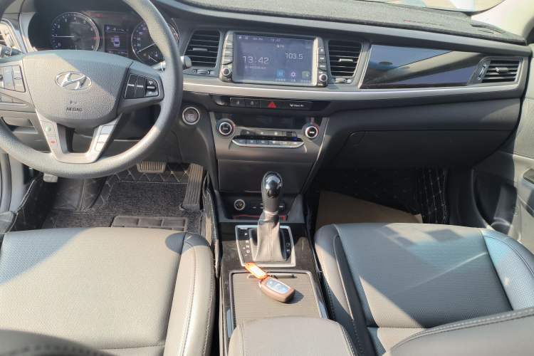 Used Hyundai Mistra 2017 1.8L Automatic Smart GLS China V Standard Audio And AC Panel