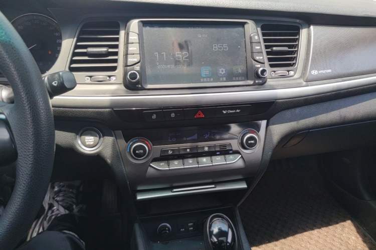 Used Hyundai Mistra 2017 1.8L Automatic Deluxe DLX Model China V Emission Standard Audio And AC Panel