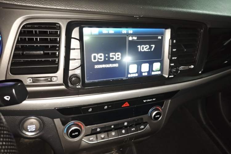 Used Hyundai Mistra 2017 1.6T Automatic Smart GLS China V Standard Audio And AC Panel