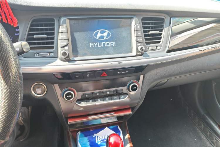 Used Hyundai Mistra 2017 1.8L Automatic Smart GLS China V Standard Audio And AC Panel