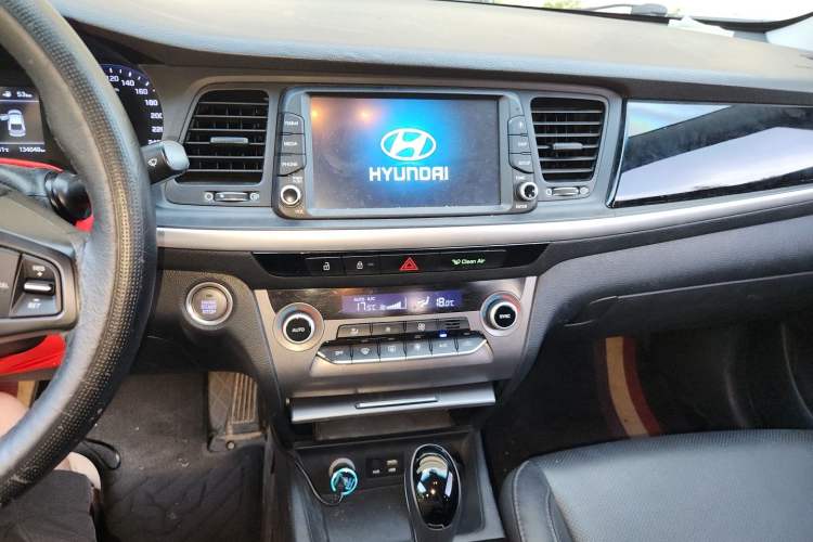 Used Hyundai Mistra 2017 1.8L Automatic Smart GLS China V Standard Audio And AC Panel