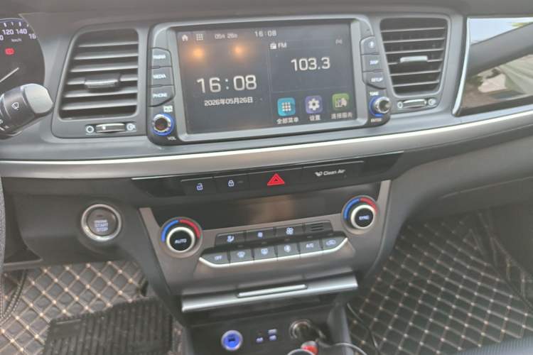 Used Hyundai Mistra 2017 1.6T Automatic Smart GLS China V Standard Audio And AC Panel