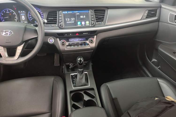 Used Hyundai Mistra 2017 1.8L Automatic Smart GLS China V Standard Audio And AC Panel