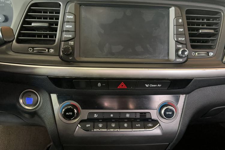 Used Hyundai Mistra 2017 1.8L Automatic Smart GLS China V Standard Audio And AC Panel