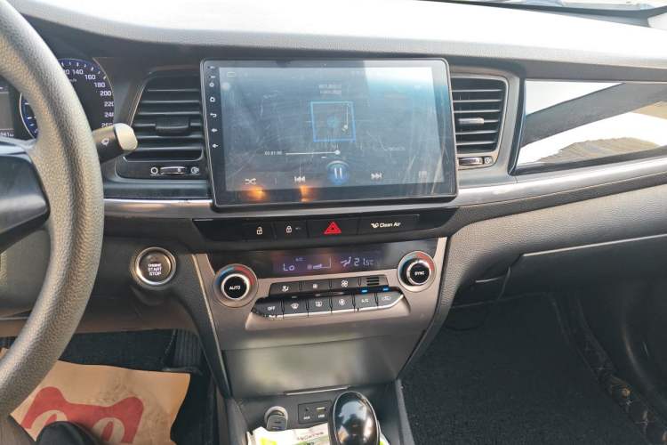 Used Hyundai Mistra 2017 1.6T Automatic Smart GLS China V Standard Audio And AC Panel