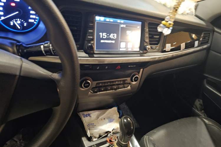 Used Hyundai Mistra 2017 1.6T Automatic Smart GLS China V Standard Audio And AC Panel