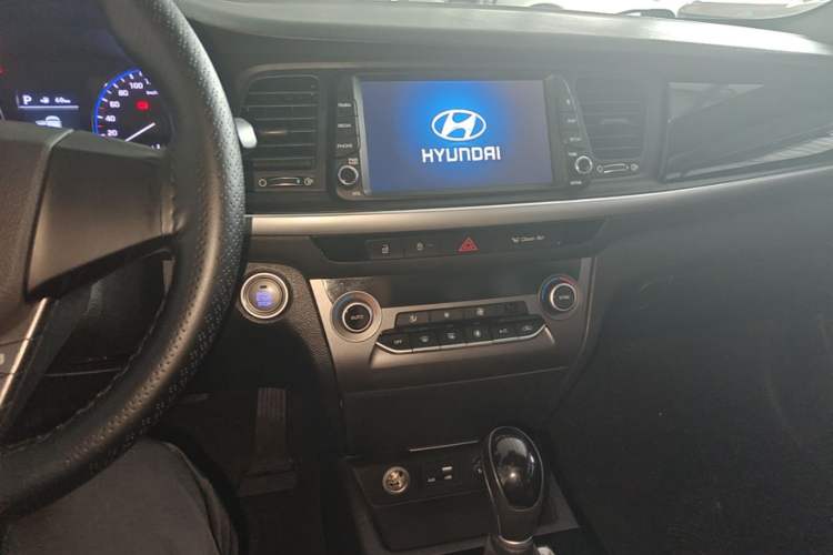 Used Hyundai Mistra 2017 1.8L Automatic Smart GLS China V Standard Audio And AC Panel