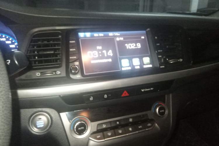 Used Hyundai Mistra 2017 1.8L Automatic Smart GLS China V Standard Audio And AC Panel