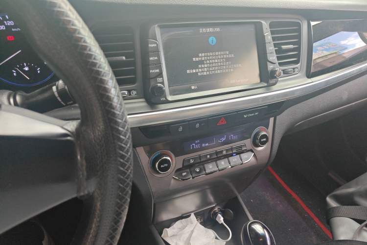 Used Hyundai Mistra 2017 1.6T Automatic Smart GLS China V Standard Audio And AC Panel