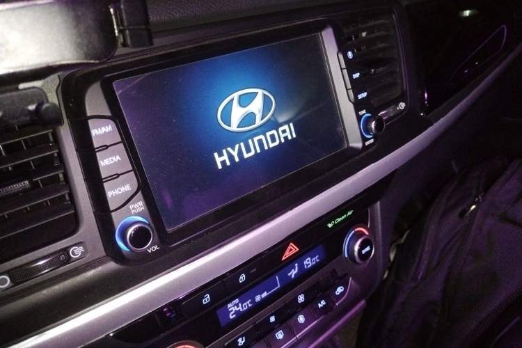 Used Hyundai Mistra 2017 1.6T Automatic Smart GLS China V Standard Audio And AC Panel