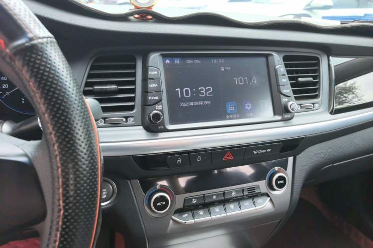 Used Hyundai Mistra 2017 1.6T Automatic Smart GLS China V Standard Audio And AC Panel