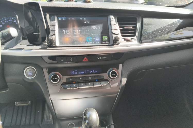 Used Hyundai Mistra 2017 1.8L Automatic Smart GLS China V Standard Audio And AC Panel