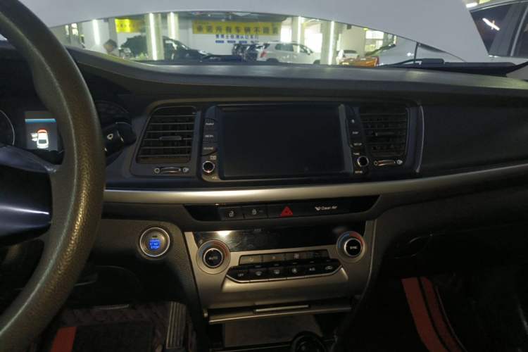 Used Hyundai Mistra 2017 1.8L Automatic Smart GLS China V Standard Audio And AC Panel