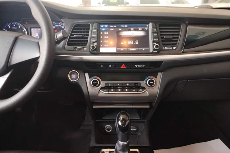 Used Hyundai Mistra 2017 1.6T Automatic Smart GLS China V Standard Audio And AC Panel
