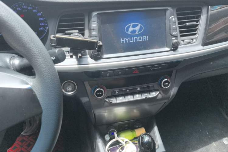 Used Hyundai Mistra 2017 1.8L Automatic Smart GLS China V Standard Audio And AC Panel