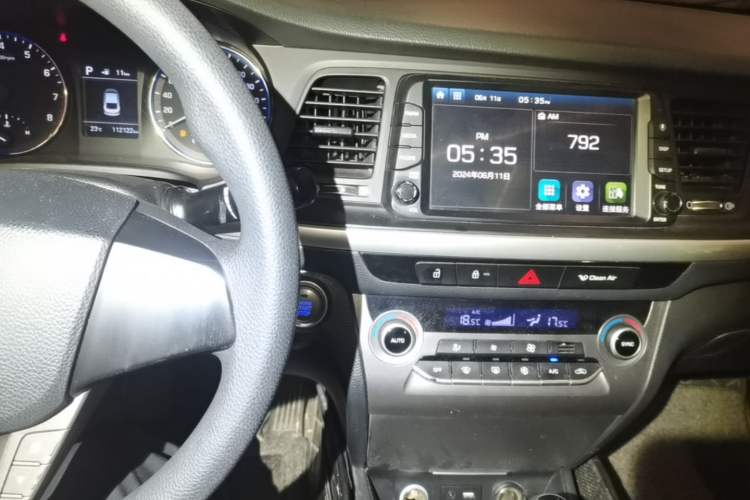 Used Hyundai Mistra 2017 1.8L Automatic Smart GLS China V Standard Audio And AC Panel
