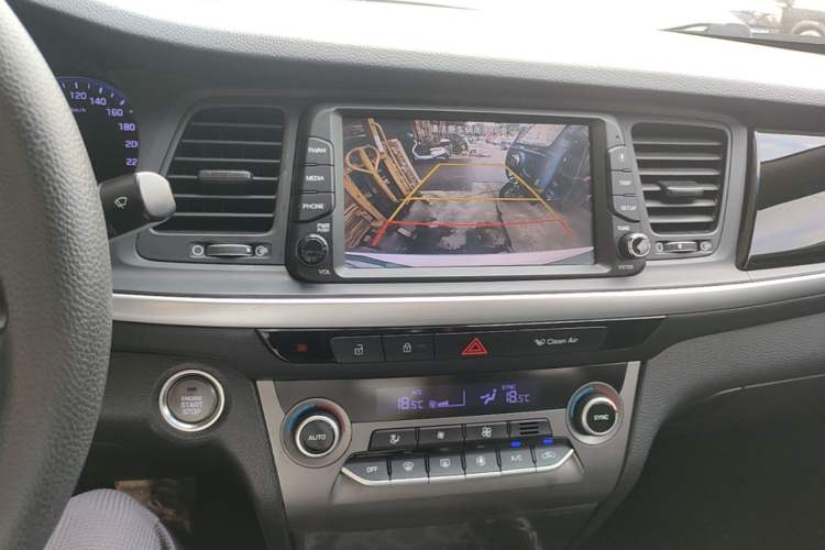 Used Hyundai Mistra 2017 1.8L Automatic Smart GLS China V Standard Audio And AC Panel